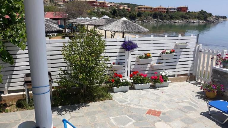 House Kokkalas On The Beach Pyrgadikia Extérieur photo